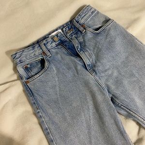 ZARA STRAIGHT LEG JEANS
